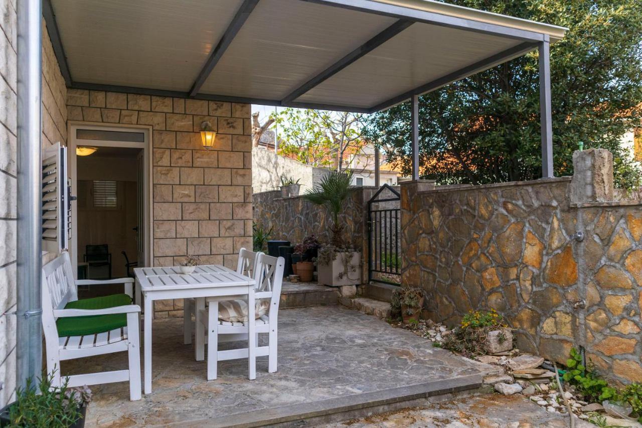 Apartments Ivanka Supetar Exterior photo