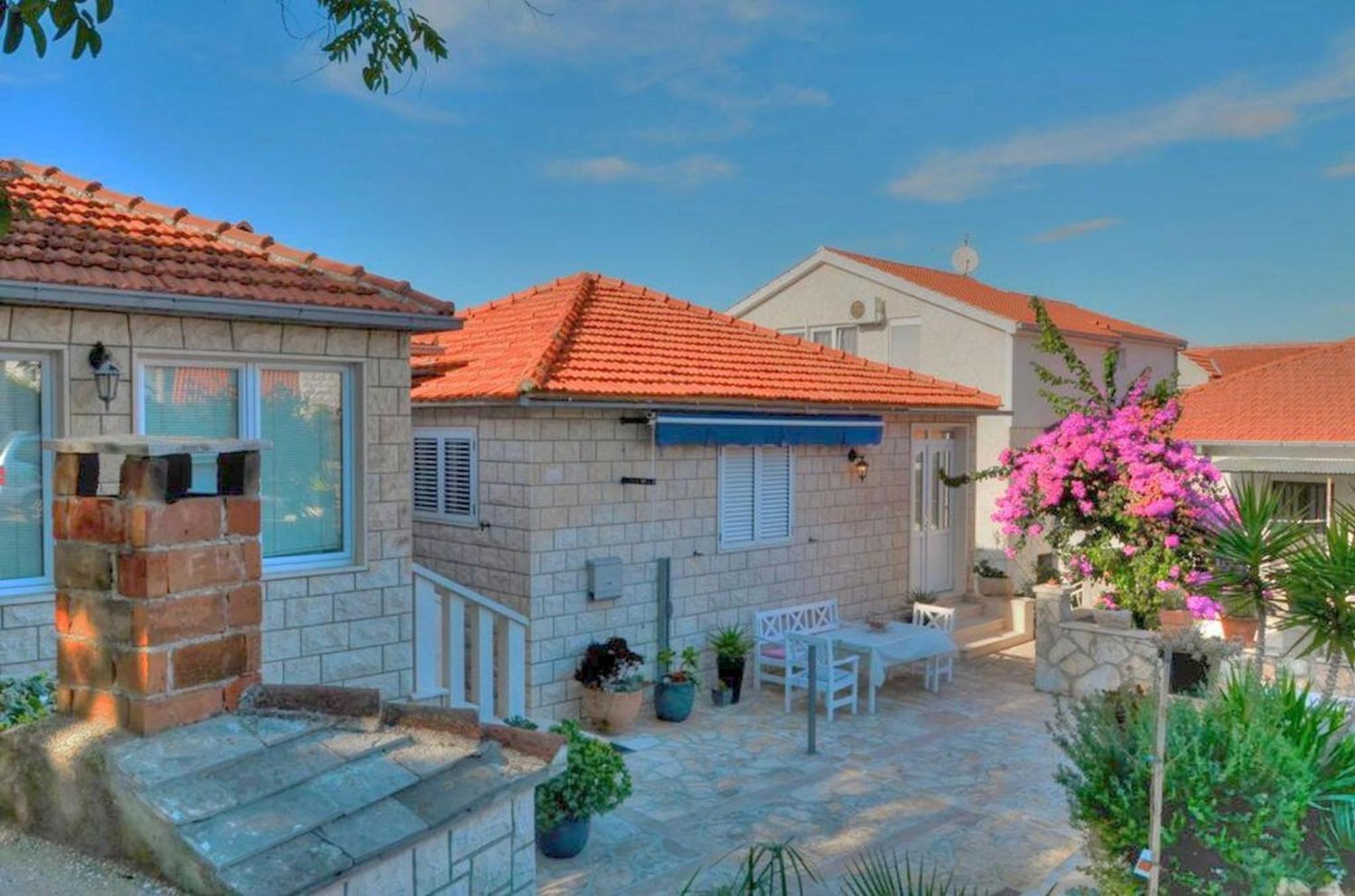 Apartments Ivanka Supetar Exterior photo